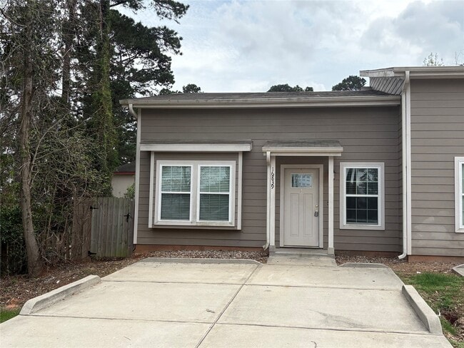 16839 Balmoral St in Montgomery, TX - Building Photo - Building Photo