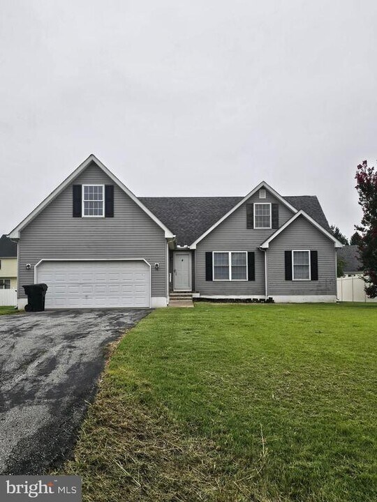98 Mystic Ln in Magnolia, DE - Foto de edificio
