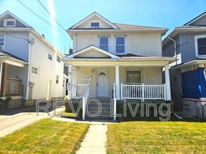 49 Berryman Ave in St Catharines, ON - Building Photo - Building Photo
