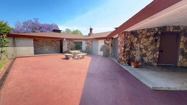 property at 4571 Twain Ave