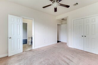 2710 Shadybrook Meadow Dr in Houston, TX - Building Photo - Building Photo