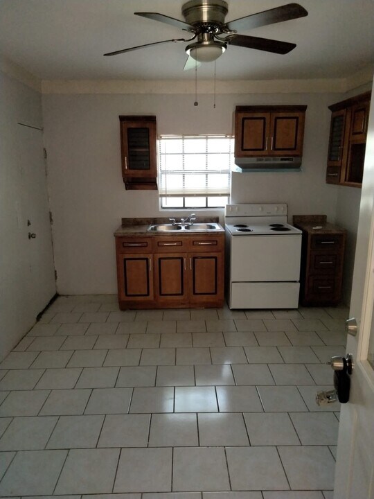 8014 N Lopez St in Rio Grande City, TX - Building Photo