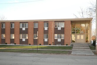 EXECUTIVE HOUSE APARTMENTS in De Pere, WI - Building Photo - Building Photo