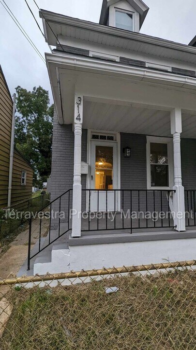 314 W Foundry St in Millville, NJ - Building Photo