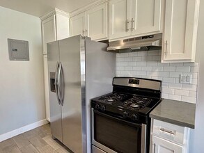 17132 Emerald Ln, Unit B in Huntington Beach, CA - Building Photo - Building Photo