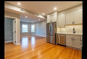 789 Columbia Rd, Unit 3 in Boston, MA - Building Photo