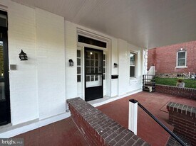 451 Main St in Schwenksville, PA - Building Photo