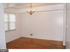 1724 Country Mill Dr in East Windsor, NJ - Building Photo - Building Photo