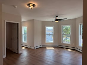 477 New Britain Rd in Berlin, CT - Building Photo - Building Photo