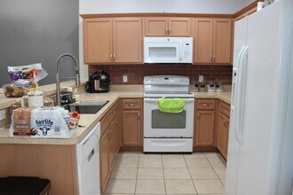 682 Brooke Hampton Dr in Tallahassee, FL - Building Photo - Building Photo