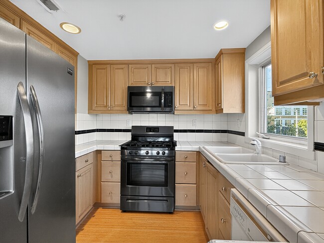 3300 Meridian Ave N in Seattle, WA - Building Photo - Building Photo