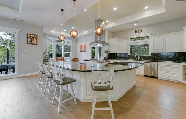 13497 Tierra Heights Rd in Redding, CA - Building Photo - Building Photo