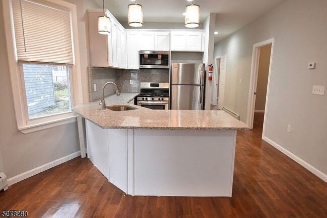 83 Arsdale Terrace-Unit -1 in East Orange, NJ - Building Photo - Building Photo