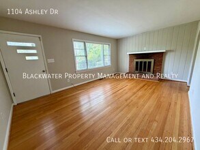 1104 Ashley Dr in Lynchburg, VA - Building Photo - Building Photo
