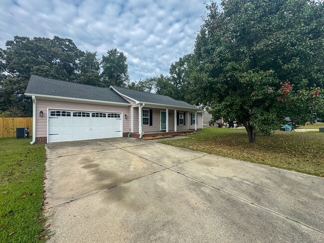 194 Rock Harbor Ln in Spring Lake, NC - Building Photo - Building Photo
