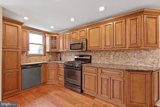 480 Jacksonville Rd in Hatboro, PA - Building Photo - Building Photo