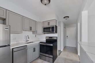 6021 N Winthrop Ave, Unit 503 in Chicago, IL - Building Photo - Building Photo