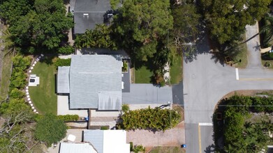 2400 14th St N in Naples, FL - Building Photo - Building Photo
