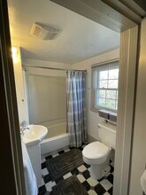 17 Summer St, Unit 2 in Lebanon, NH - Building Photo - Building Photo