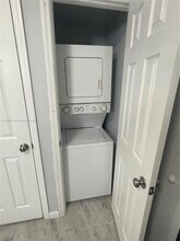 2240 Simms St in Hollywood, FL - Building Photo - Building Photo