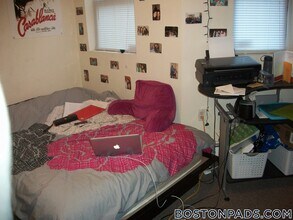 833 Beacon St, Unit B in Boston, MA - Foto de edificio - Building Photo