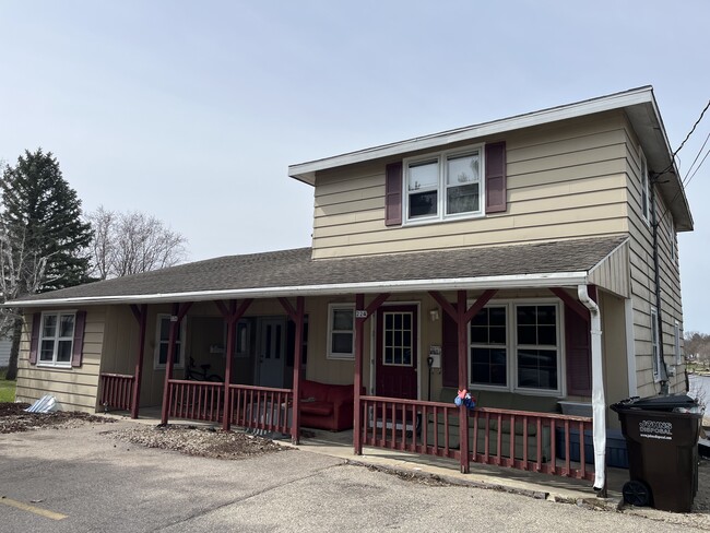 property at 224 S Wisconsin St