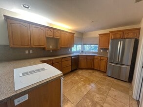 142 Pine Canyon Rd in Salinas, CA - Building Photo - Building Photo