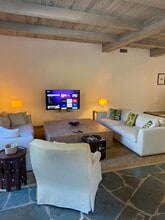 1741 Coldwater Canyon Dr in Beverly Hills, CA - Foto de edificio - Building Photo