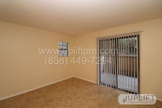 12027 Alta Carmel Ct in San Diego, CA - Building Photo - Building Photo