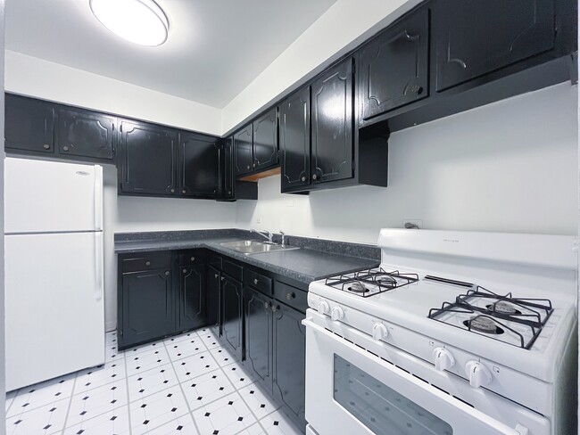 property at 516 W Melrose St