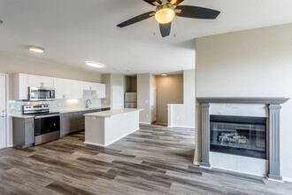 Montrachet Apartment Homes in Lakewood, CO - Foto de edificio - Interior Photo