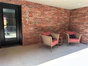 927 SE 10th St in Bentonville, AR - Building Photo - Building Photo
