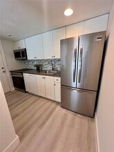 290 Sunrise Dr, Unit 1-H in Key Biscayne, FL - Building Photo - Building Photo