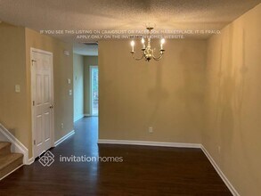 8218 Rudolph Rd in Charlotte, NC - Foto de edificio - Building Photo