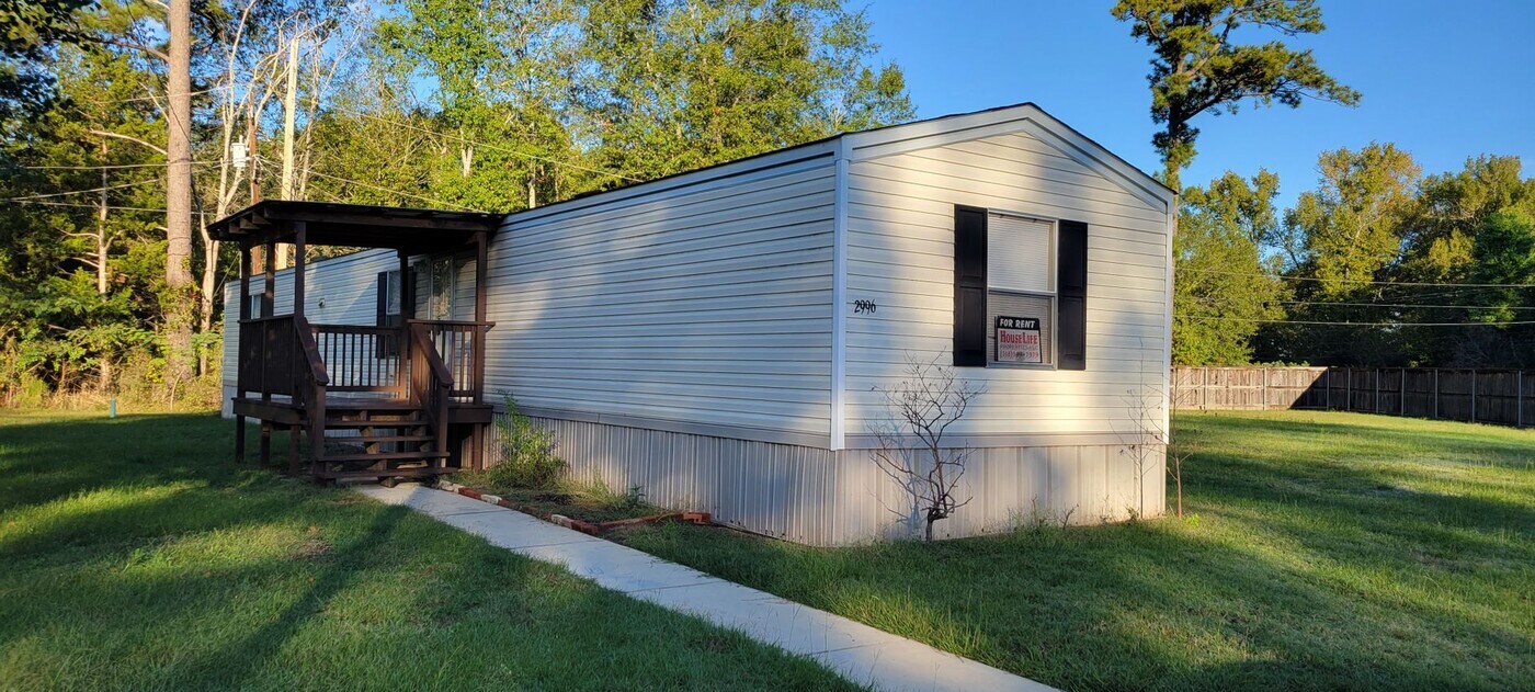 2651 Barron Rd in Keithville, LA - Building Photo
