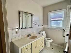 772 Sunset Blvd in Hayward, CA - Foto de edificio - Building Photo