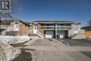 106 Winterfold Dr in Brampton, ON - Building Photo
