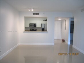 117 NW 42nd Ave, Unit 1106 in Miami, FL - Building Photo - Building Photo