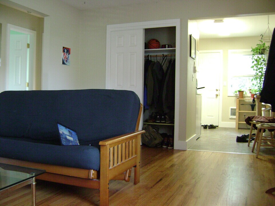 4435 SE 57th Ave in Portland, OR - Foto de edificio