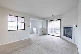 The Conifers in Miamisburg, OH - Foto de edificio - Interior Photo