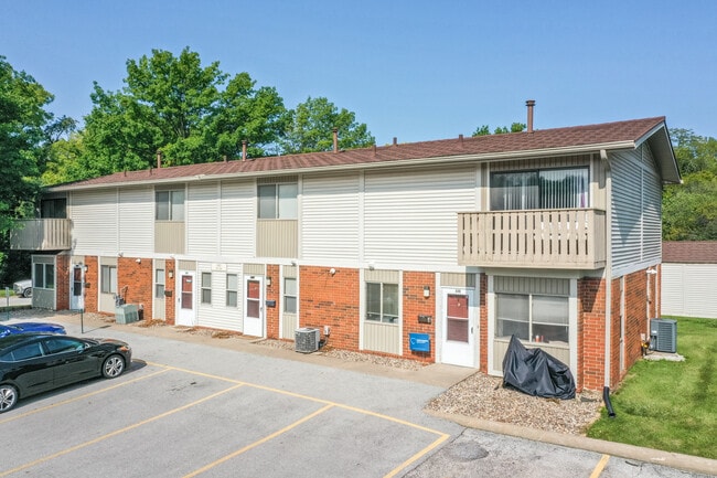 Kimberly Club Apartments in Davenport, IA - Foto de edificio - Building Photo