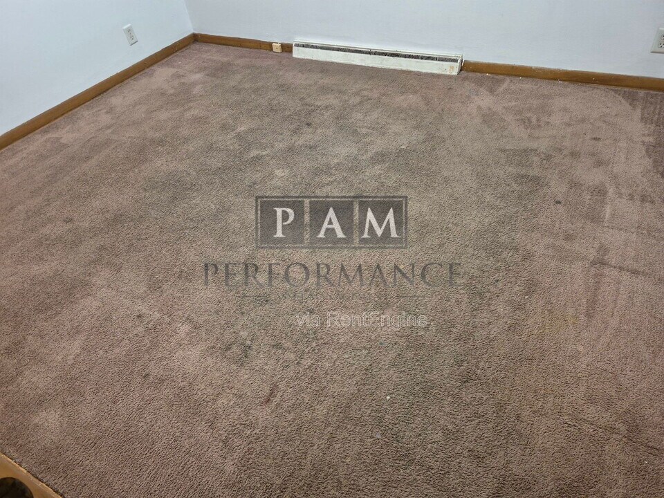 2155 S 102nd St in West Allis, WI - Building Photo