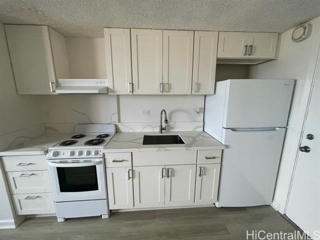 property at 824 Kinau St