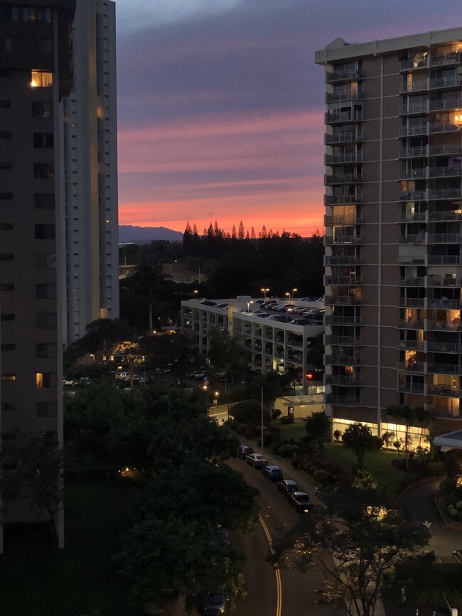 98-500 Koauka Loop, Unit 14K in Aiea, HI - Building Photo - Building Photo