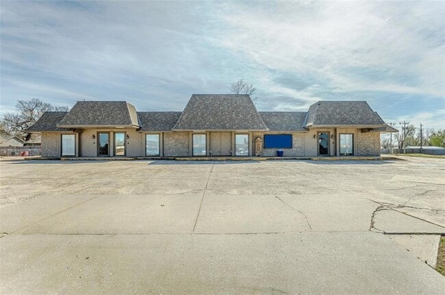 property at 1700 E State Hwy 152