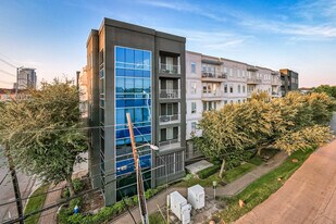 Jackson Place in Houston, TX - Building Photo