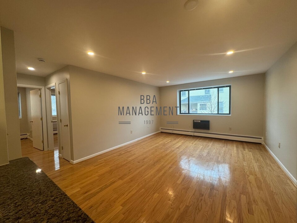 28 Brentwood St, Unit 5 in Boston, MA - Building Photo
