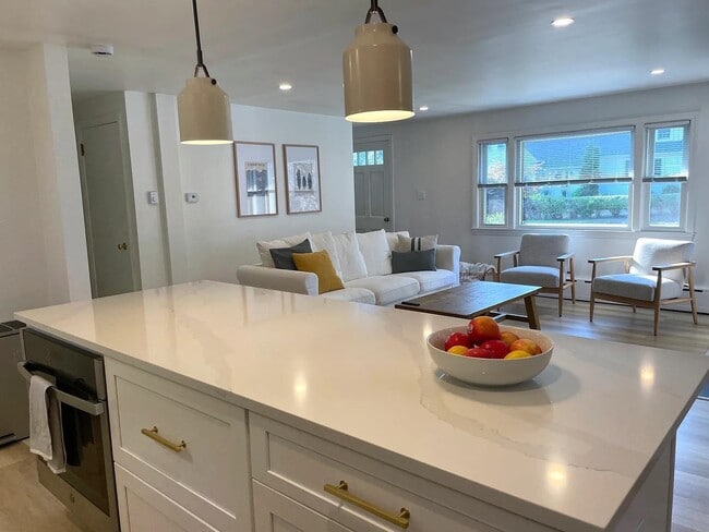 property at 370 Wallis Rd