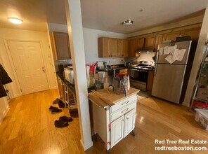 34 Raymond St, Unit 34A in Boston, MA - Building Photo - Building Photo