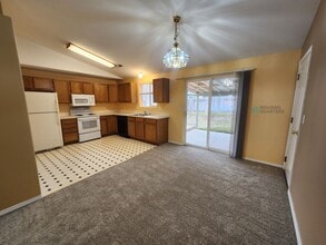 12411 W 11th Ave in Airway Heights, WA - Building Photo - Building Photo